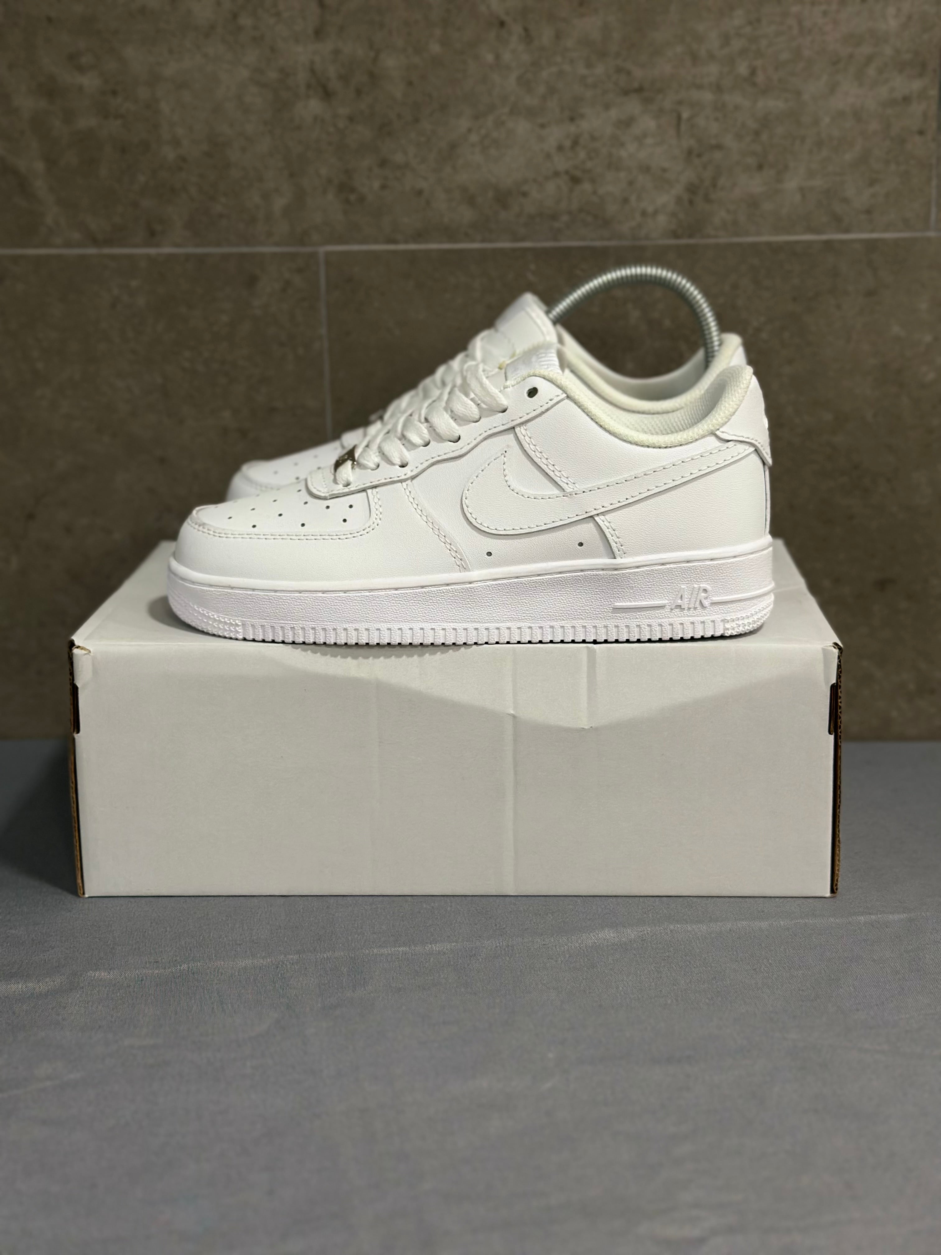 AF1 WHITE
