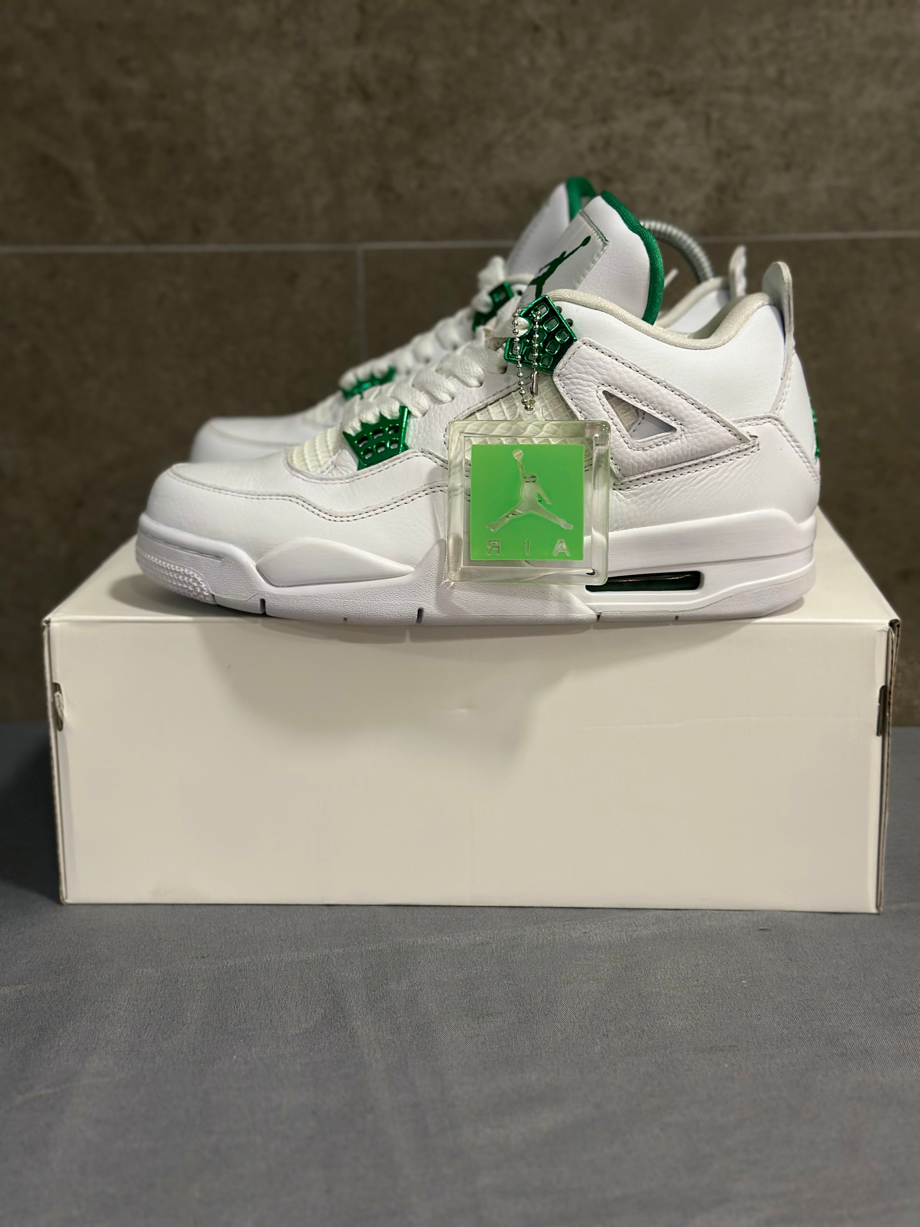 AJ4 'Green Metalic'