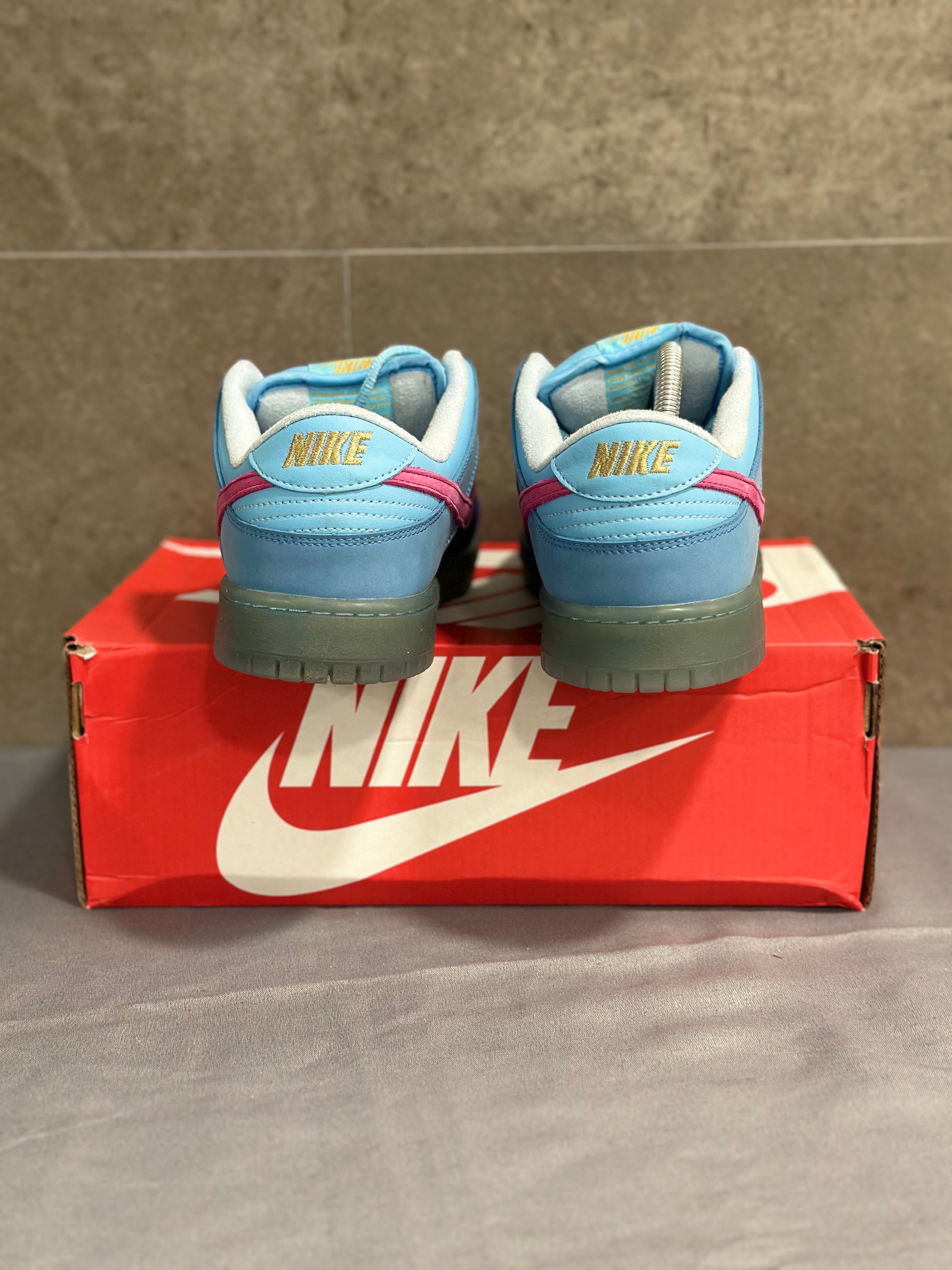 SB Dunk Low “Blue Raspberry”
