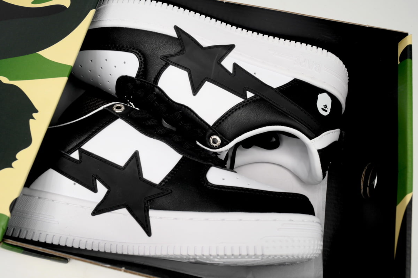 BAPE 'WHITE&BLACK STAR'
